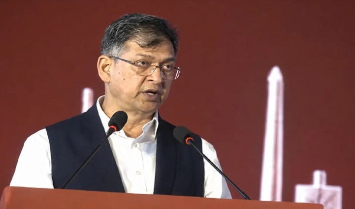 বিনিয়োগকারীদের জন্য নিরাপদ পরিবেশ নিশ্চিতে গুরুত্ব দিচ্ছে সরকার: স্বরাষ্ট্রমন্ত্রী
